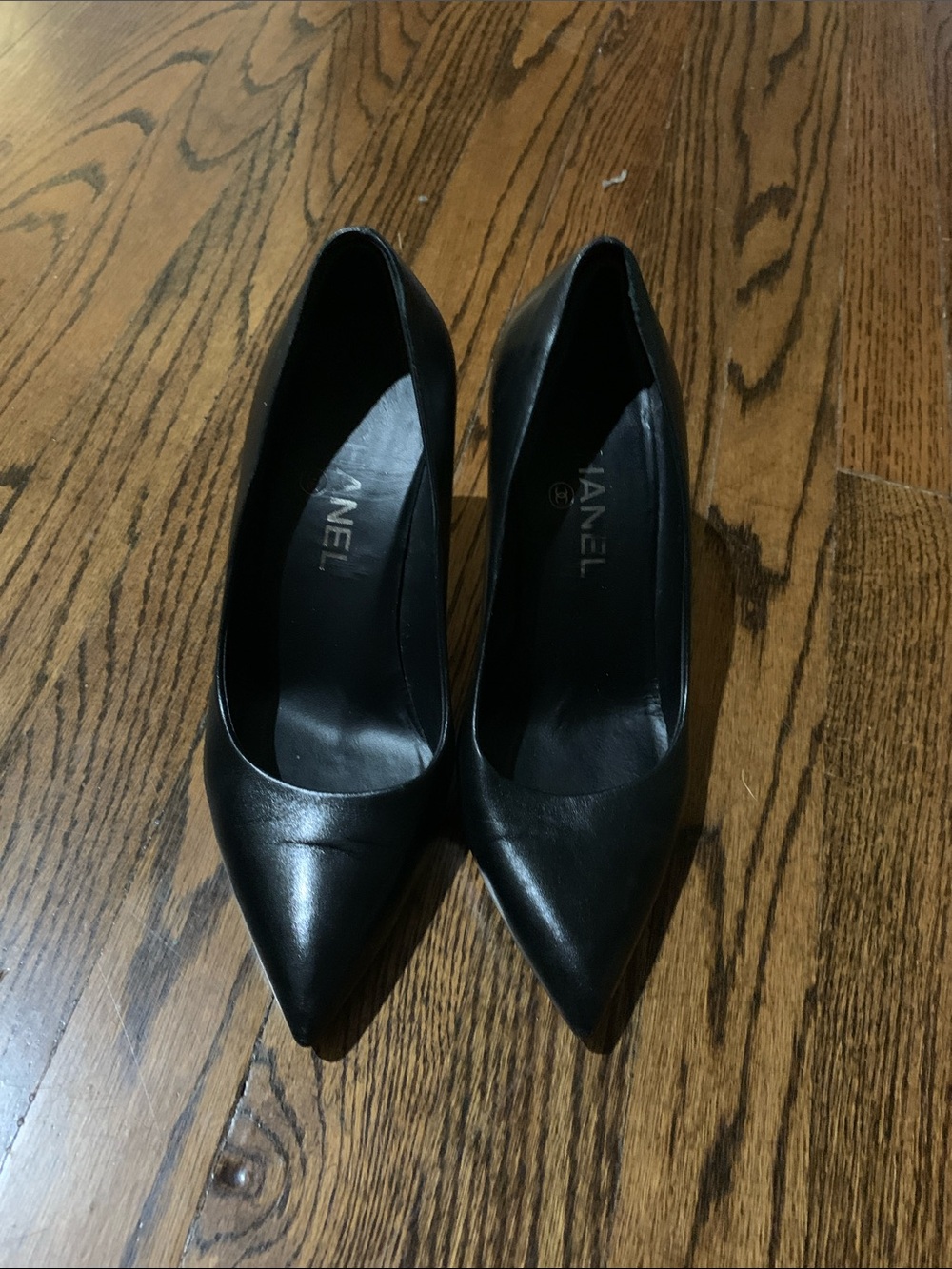 CHANEL Black Pointed-Toe Leather Pumps